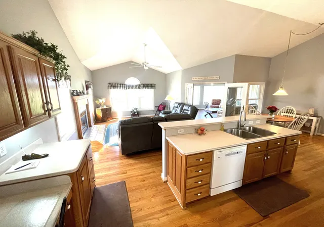 Photo 4 of Condo for sale at 39 Fairway Dr, Mount Vernon, OH 43050 | MLS# 226040697 | Listing updated on 2026-10-29