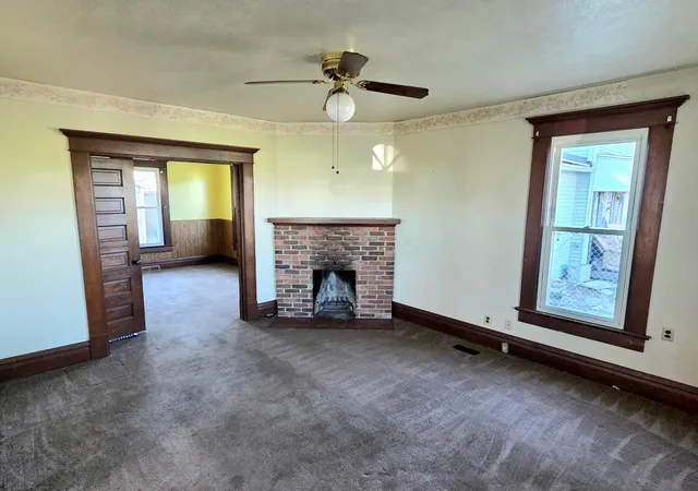 Photo 3 of Single family home for sale at 77 S Pine St, Newark, OH 43055 | MLS# 226040701 | Listing updated on 2026-10-29