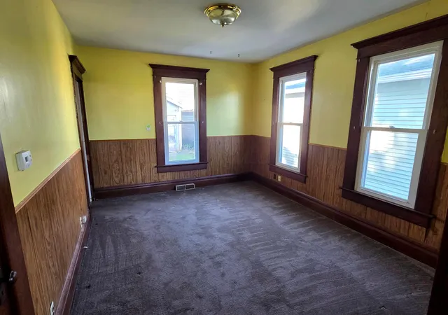 Photo 4 of Single family home for sale at 77 S Pine St, Newark, OH 43055 | MLS# 226040701 | Listing updated on 2026-10-29