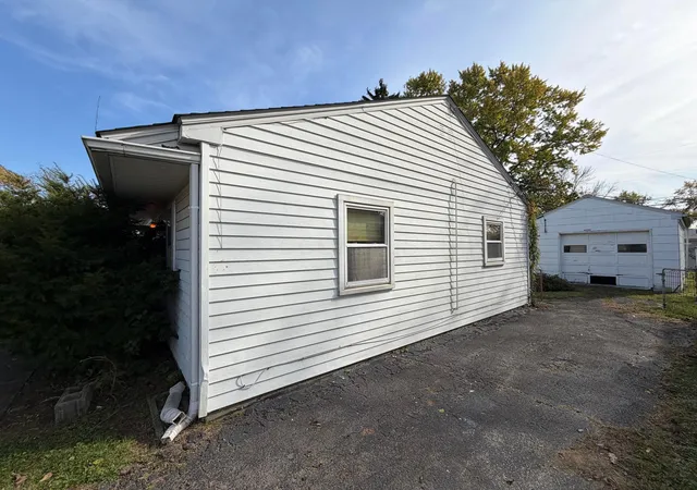 Photo 2 of Single family home for sale at 4521 Saint Margaret Ln, Columbus, OH 43213 | MLS# 226040718 | Listing updated on 2026-10-28