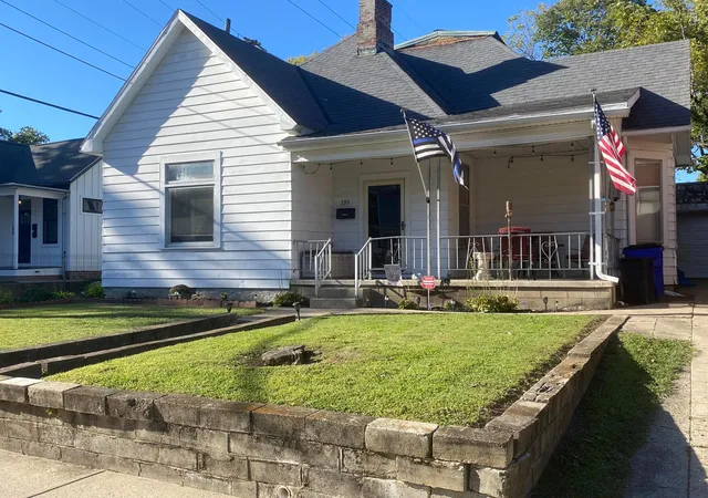 Photo 1 of Single family home for sale at 293 Chestnut St, Chillicothe, OH 45601 | MLS# 226040751 | Listing updated on 2026-10-27