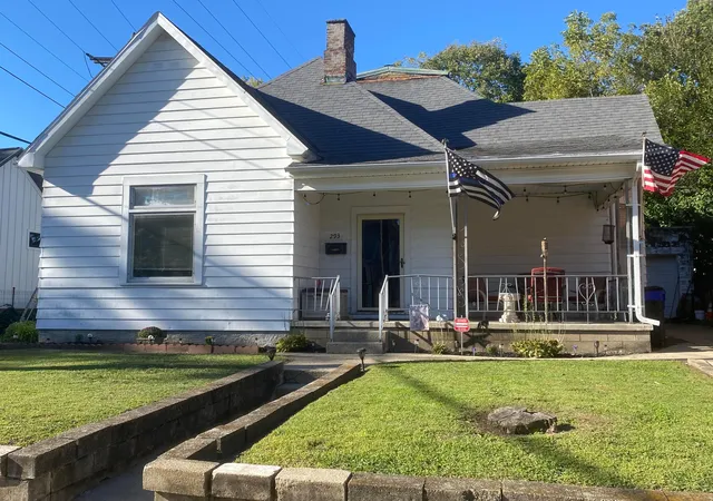 Photo 2 of Single family home for sale at 293 Chestnut St, Chillicothe, OH 45601 | MLS# 226040751 | Listing updated on 2026-10-27