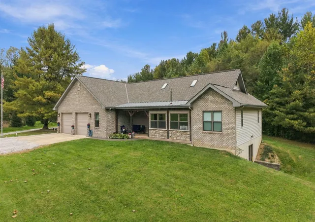 Photo 1 of Single family home for sale at 8680 Dunham Rd, Mount Vernon, OH 43050 | MLS# 226040749 | Listing updated on 2026-10-27