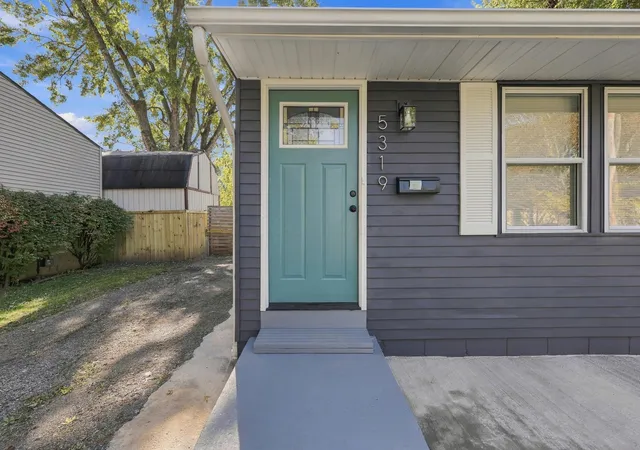 Photo 1 of Single family home for sale at 5319 Parkline Dr E, Columbus, OH 43232 | MLS# 226040884 | Listing updated on 2026-10-27