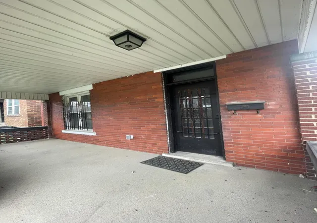 Photo 1 of Single family home for sale at 272 S Green St, Columbus, OH 43222 | MLS# 226040891 | Listing updated on 2026-10-28