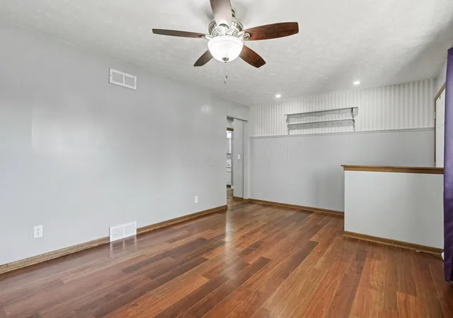 Photo 3 of Single family home for sale at 218 Rumsey Rd, Columbus, OH 43207 | MLS# 226040802 | Listing updated on 2026-10-29