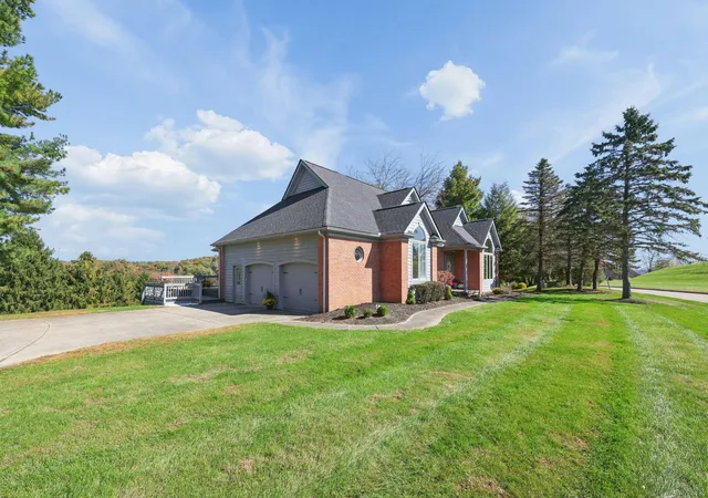 Photo 2 of Single family home for sale at 391 Bryn Du Dr, Granville, OH 43023 | MLS# 226040863 | Listing updated on 2026-10-30