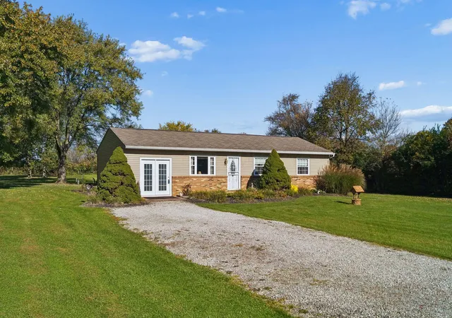 Photo 2 of Single family home for sale at 5269 Norton Rd, Grove City, OH 43123 | MLS# 226040818 | Listing updated on 2026-10-28