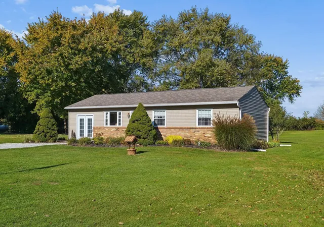 Photo 3 of Single family home for sale at 5269 Norton Rd, Grove City, OH 43123 | MLS# 226040818 | Listing updated on 2026-10-28