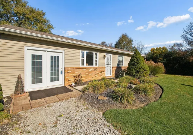 Photo 3 of Single family home for sale at 5269 Norton Rd, Grove City, OH 43123 | MLS# 226040818 | Listing updated on 2026-10-28