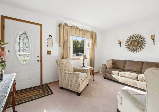 Photo 4 of Single family home for sale at 5269 Norton Rd, Grove City, OH 43123 | MLS# 226040818 | Listing updated on 2026-10-28