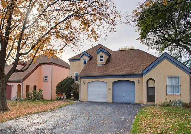 Listing Photo 1 - Condo for sale in building located at 3043 Clairpoint Wy, Columbus, OH 43227 - Unit #5B