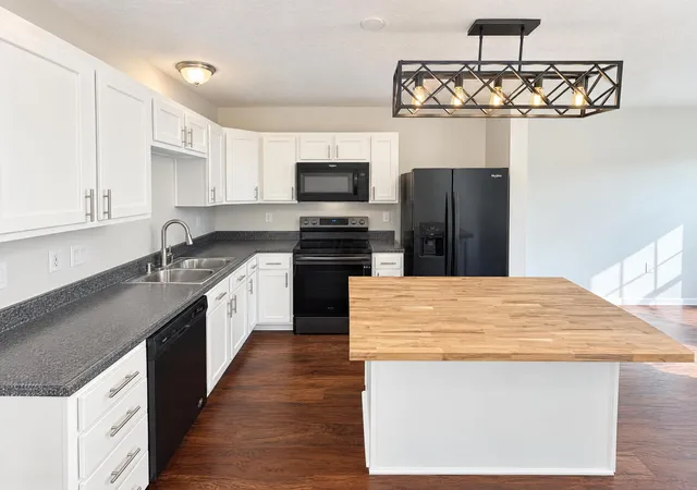 Photo 1 of Single family home for sale at 288 Hosack St, Columbus, OH 43207 | MLS# 226040833 | Listing updated on 2026-10-27