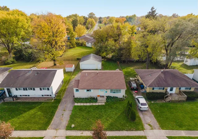 Photo 2 of Single family home for sale at 1577 Omar Dr, Columbus, OH 43207 | MLS# 226040842 | Listing updated on 2026-10-30