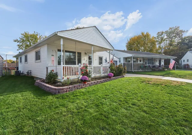 Photo 2 of Single family home for sale at 257 Fellows Ave, West Jefferson, OH 43162 | MLS# 226040928 | Listing updated on 2026-10-30
