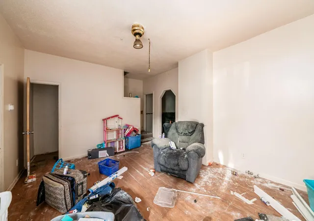 Photo 3 of Single family home for sale at 44 Wisconsin Ave, Columbus, OH 43222 | MLS# 226040886 | Listing updated on 2026-10-27