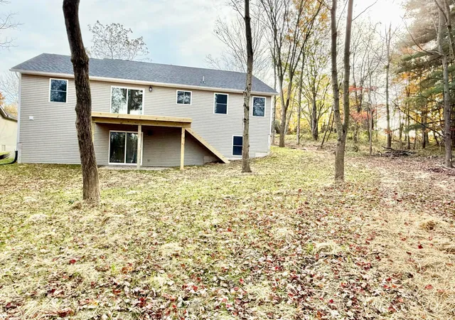 Photo 2 of Single family home for sale at 703 Greenbriar Cir, Howard, OH 43028 | MLS# 226040895 | Listing updated on 2026-10-28