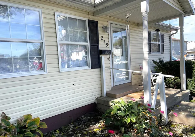 Photo 2 of Single family home for sale at 235 Welsh Ave, Lancaster, OH 43130 | MLS# 226040898 | Listing updated on 2026-10-28