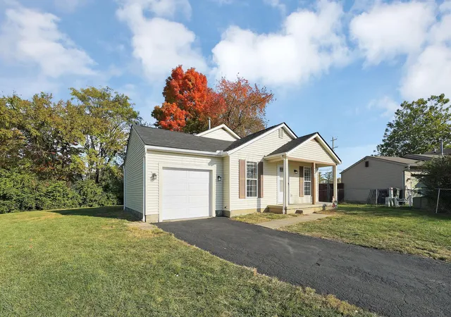 Photo 2 of Single family home for sale at 4842 Gilhem Ct, Columbus, OH 43228 | MLS# 226041046 | Listing updated on 2026-10-31