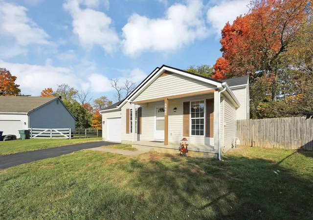 Photo 3 of Single family home for sale at 4842 Gilhem Ct, Columbus, OH 43228 | MLS# 226041046 | Listing updated on 2026-10-31
