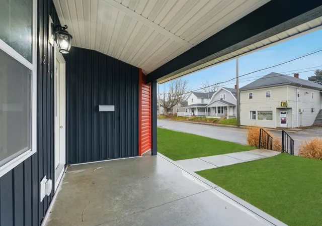 Photo 1 of Single family home for sale at 207 W Elm St, Washington Court House, OH 43160 | MLS# 226041042 | Listing updated on 2026-10-28
