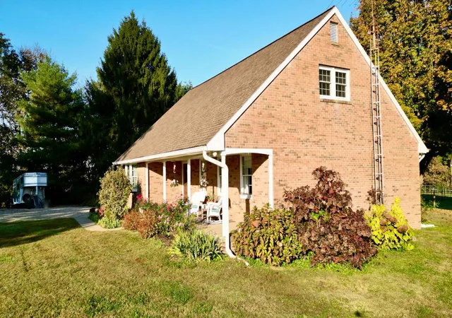 Photo 3 of Single family home for sale at 141 Delano Rd, Chillicothe, OH 45601 | MLS# 226041003 | Listing updated on 2026-10-30