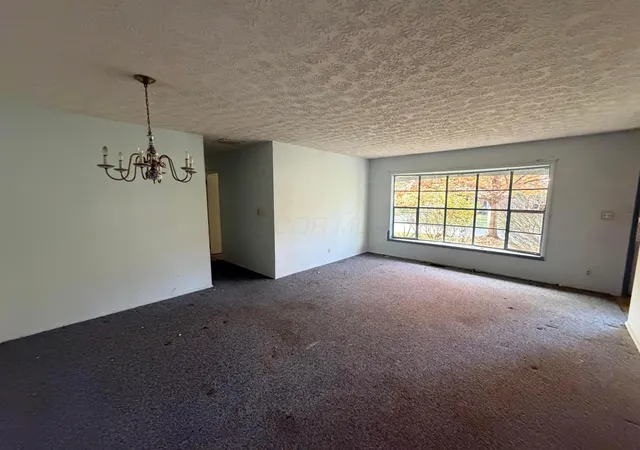 Photo 3 of Single family home for sale at 6610 Guyer St, Worthington, OH 43085 | MLS# 226041070 | Listing updated on 2026-10-29