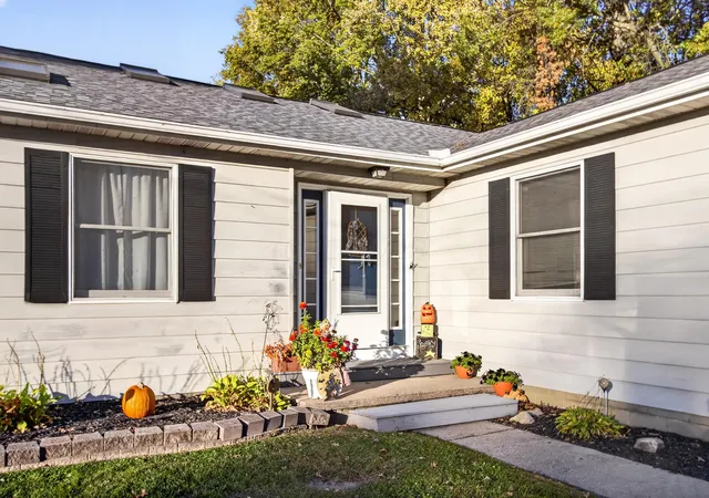 Photo 1 of Single family home for sale at 65 E Lynnwood Dr, Hebron, OH 43025 | MLS# 226041081 | Listing updated on 2026-10-29