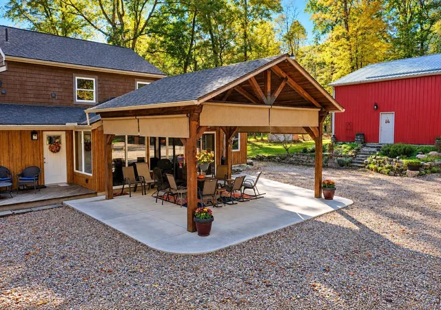 Photo 2 of Single family home for sale at 1566 Bowers Rd, Mansfield, OH 44903 | MLS# 226041091 | Listing updated on 2026-10-29