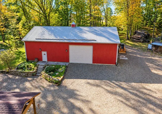 Photo 4 of Single family home for sale at 1566 Bowers Rd, Mansfield, OH 44903 | MLS# 226041091 | Listing updated on 2026-10-29