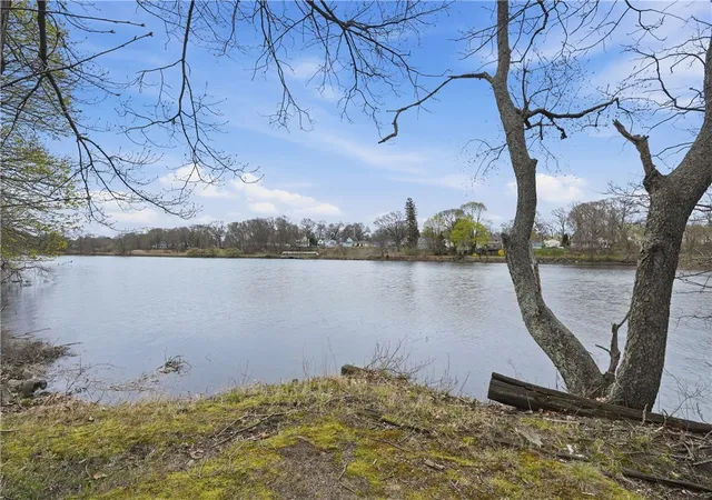 Photo 3 of Sale Pending at 140 Beacon Park Dr, Riverside, RI 02915 | MLS# 1410511 | Listing updated on 2026-09-06