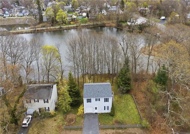 Photo 3 of Sale Pending at 140 Beacon Park Dr, Riverside, RI 02915 | MLS# 1410511 | Listing updated on 2026-09-06