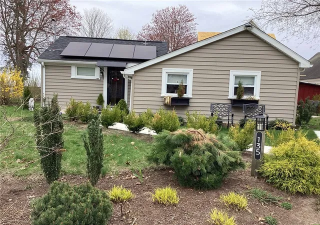 Photo 1 of Single family home for sale at 135 Namquid Dr, Warwick, RI 02888 | MLS# 1411576 | Listing updated on 2026-08-31