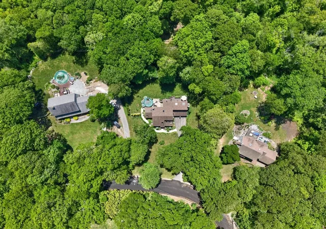 Photo 4 of Sale Pending at 190 Stoney Holw Rd, Tiverton, RI 02878 | MLS# 1413934 | Listing updated on 2026-09-04