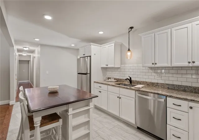 Photo 4 of Sale Pending at 380 Woodward Ave, Seekonk, MA 02771 | MLS# 1415223 | Listing updated on 2026-09-18