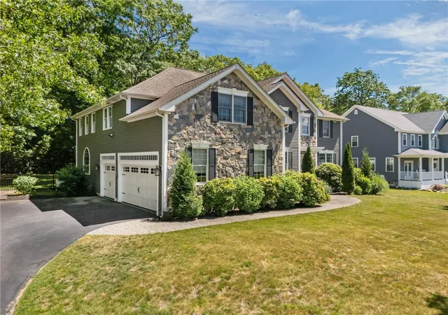 Photo 3 of Single family home for sale at 470 Sylvan Ct, Saunderstown, RI 02874 | MLS# 1415668 | Listing updated on 2026-09-12