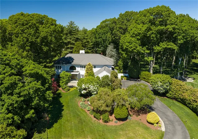 Photo 2 of Single family home for sale at 4 Jones Cir, Barrington, RI 02806 | MLS# 1415622 | Listing updated on 2026-09-11