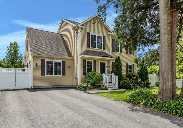 Photo 3 of Single family home for sale at 80 Preston Dr, Warwick, RI 02886 | MLS# 1415945 | Listing updated on 2026-10-05