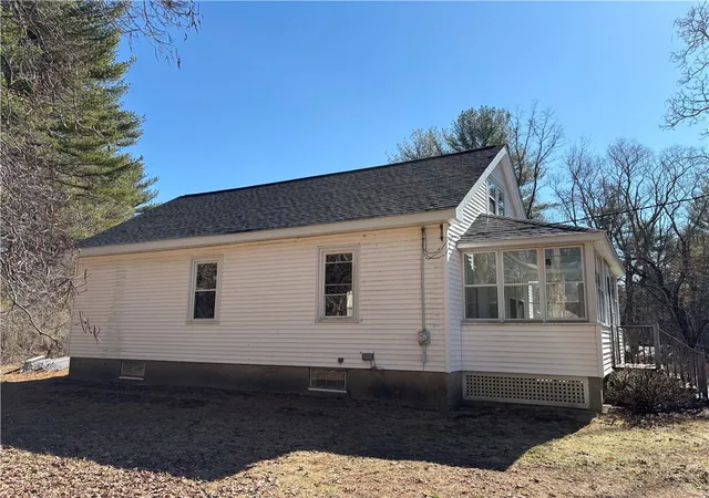 Photo 2 of Single family home for sale at 52 Carpenter St, Seekonk, MA 02771 | MLS# 1416212 | Listing updated on 2026-09-13
