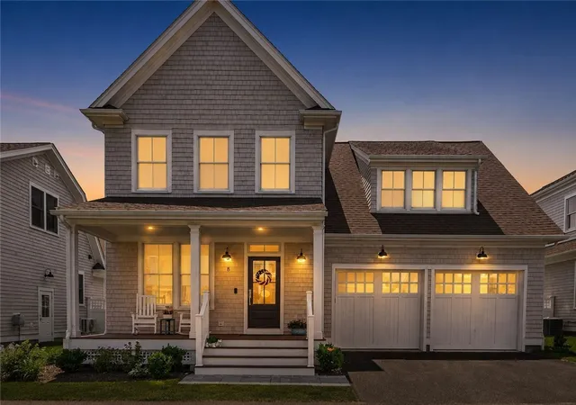 Photo 2 of Single family home for sale at 8 Lookout Ln, Portsmouth, RI 02871 | MLS# 1416384 | Listing updated on 2026-10-05