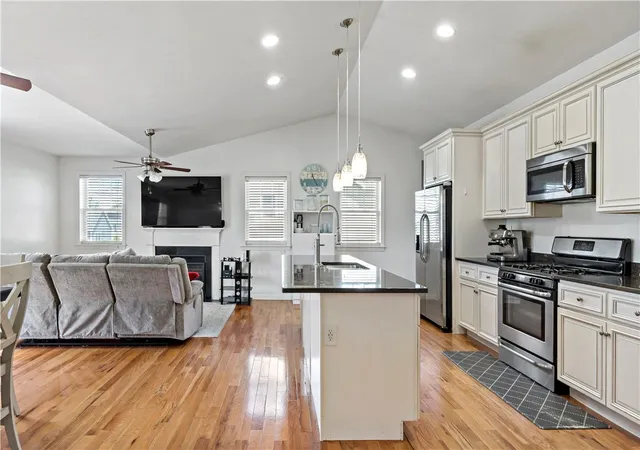 Photo 3 of Sale Pending at 139 Danielle Dr, Woonsocket, RI 02895 | MLS# 1417031 | Listing updated on 2026-09-04
