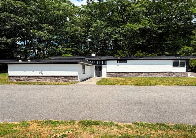 Photo 1 of Single family home for sale at 35 Fenwood Ave, Smithfield, RI 02917 | MLS# 1417085 | Listing updated on 2026-09-14