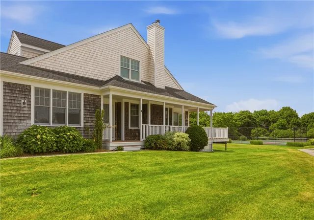 Photo 3 of Sale Pending at 189 Fry Landing Cir, Portsmouth, RI 02871 | MLS# 1416669 | Listing updated on 2026-09-01
