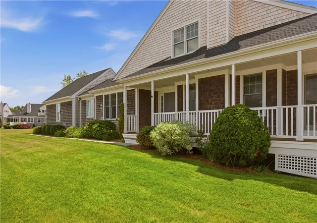 Photo 3 of Sale Pending at 189 Fry Landing Cir, Portsmouth, RI 02871 | MLS# 1416669 | Listing updated on 2026-09-01