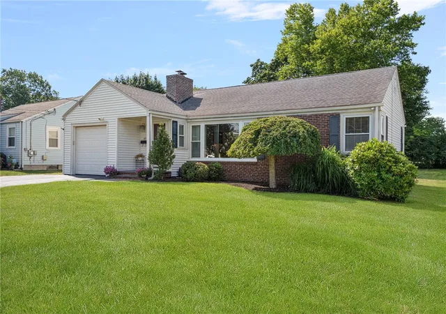 Photo 2 of Sale Pending at 165 Garden City Dr, Cranston, RI 02920 | MLS# 1417737 | Listing updated on 2026-08-31