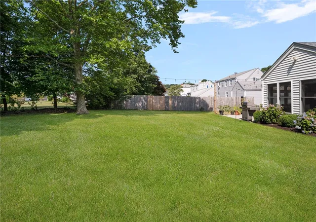 Photo 5 of Sale Pending at 165 Garden City Dr, Cranston, RI 02920 | MLS# 1417737 | Listing updated on 2026-08-31