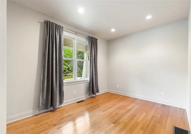 Photo 4 of Single family home for sale at 406 Blackstone Blvd, Providence, RI 02906 | MLS# 1418052 | Listing updated on 2026-09-12