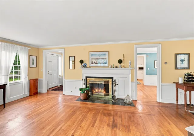 Photo 4 of Sale Pending at 142 Ferry Rd, Bristol, RI 02809 | MLS# 1418361 | Listing updated on 2026-09-03