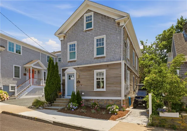 Multi family home for sale at 17 Dearborn St, Newport, RI 02840 | MLS# 1418481