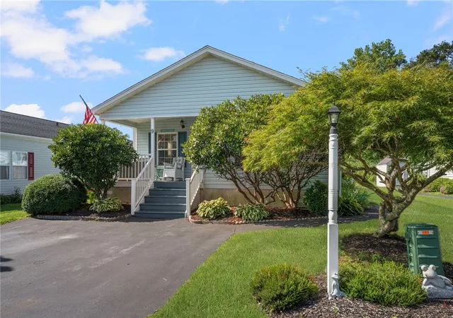 Photo 3 of Single family home for sale at 9 Mockingbird Ln, Tiverton, RI 02878 | MLS# 1418582 | Listing updated on 2026-09-11
